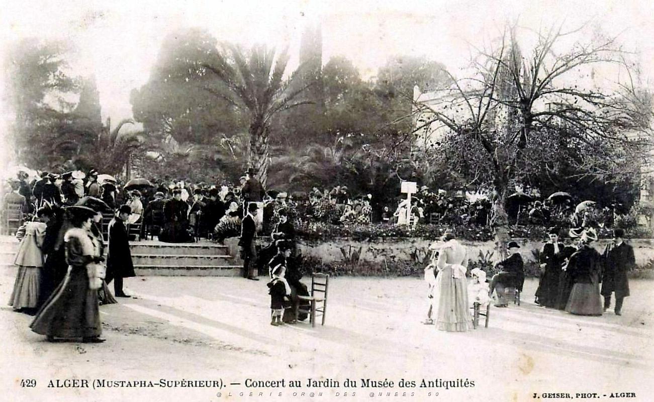 1168- Alger - Concert au Jardin du Musee des Antiquites.jpg